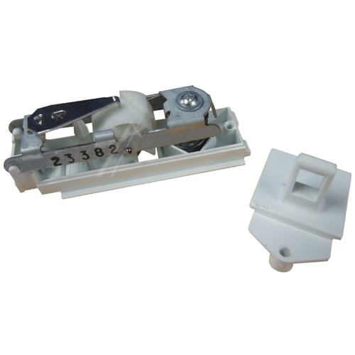 WHIRLPOOL/INDESIT DOOR CATCH & LATCH KIT (EMZ)