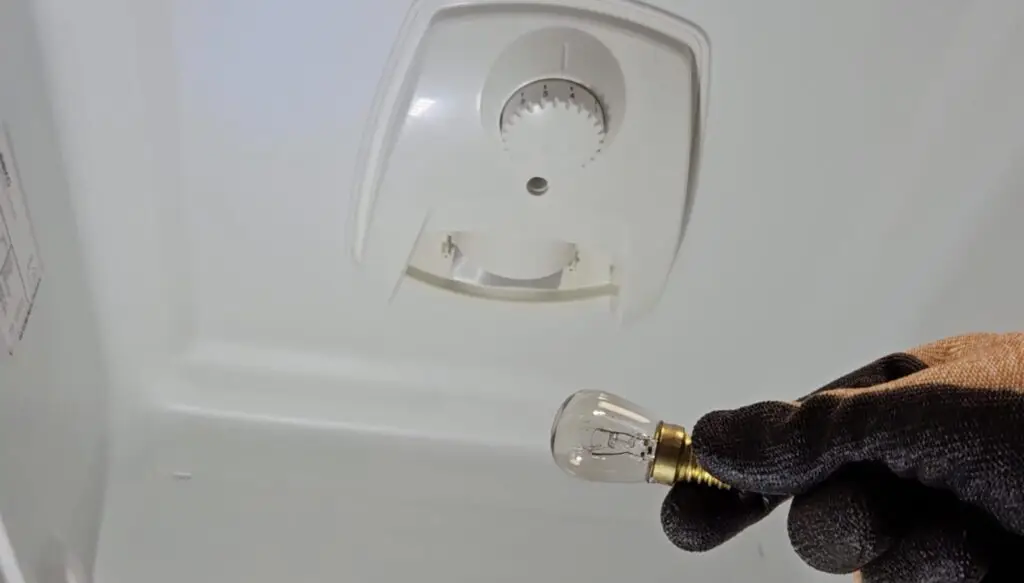 How to Replace Fridge Bulbs